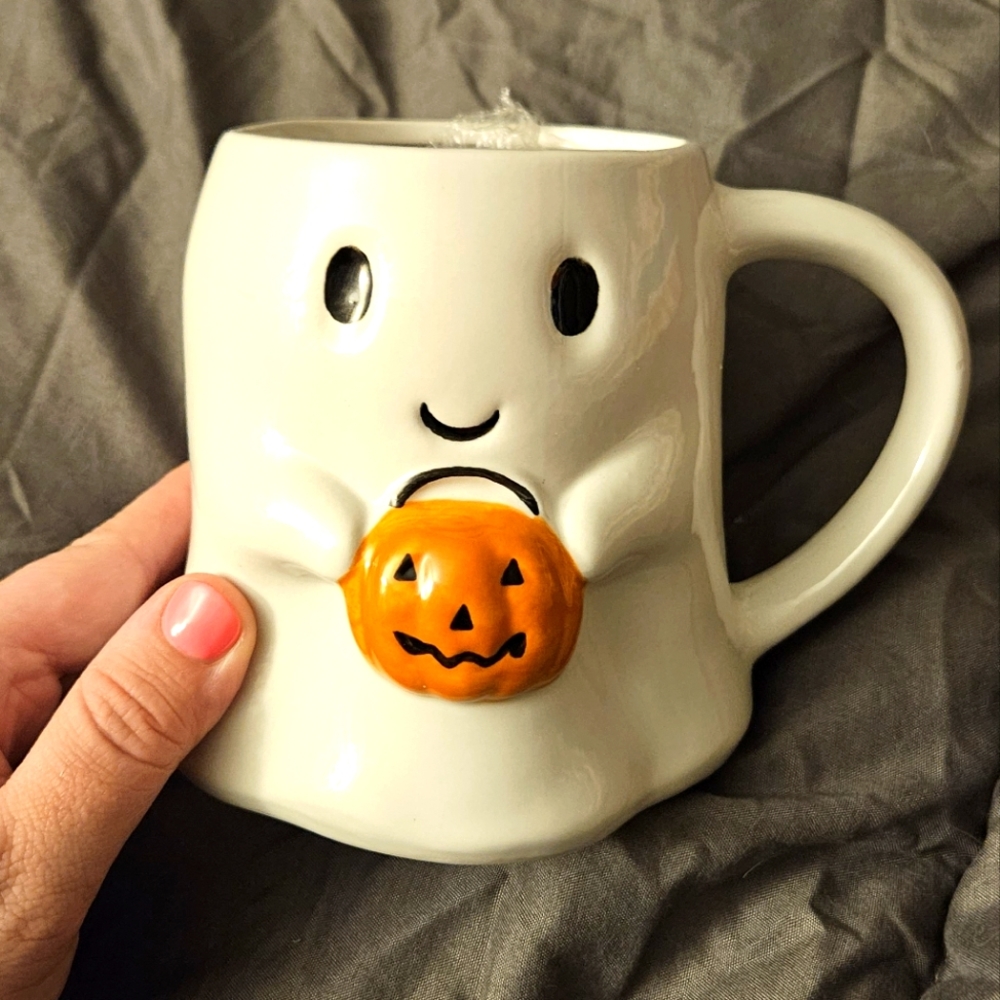 Cracker Barrel Ghost Holding Pumpkin Mug New 2023 Halloween